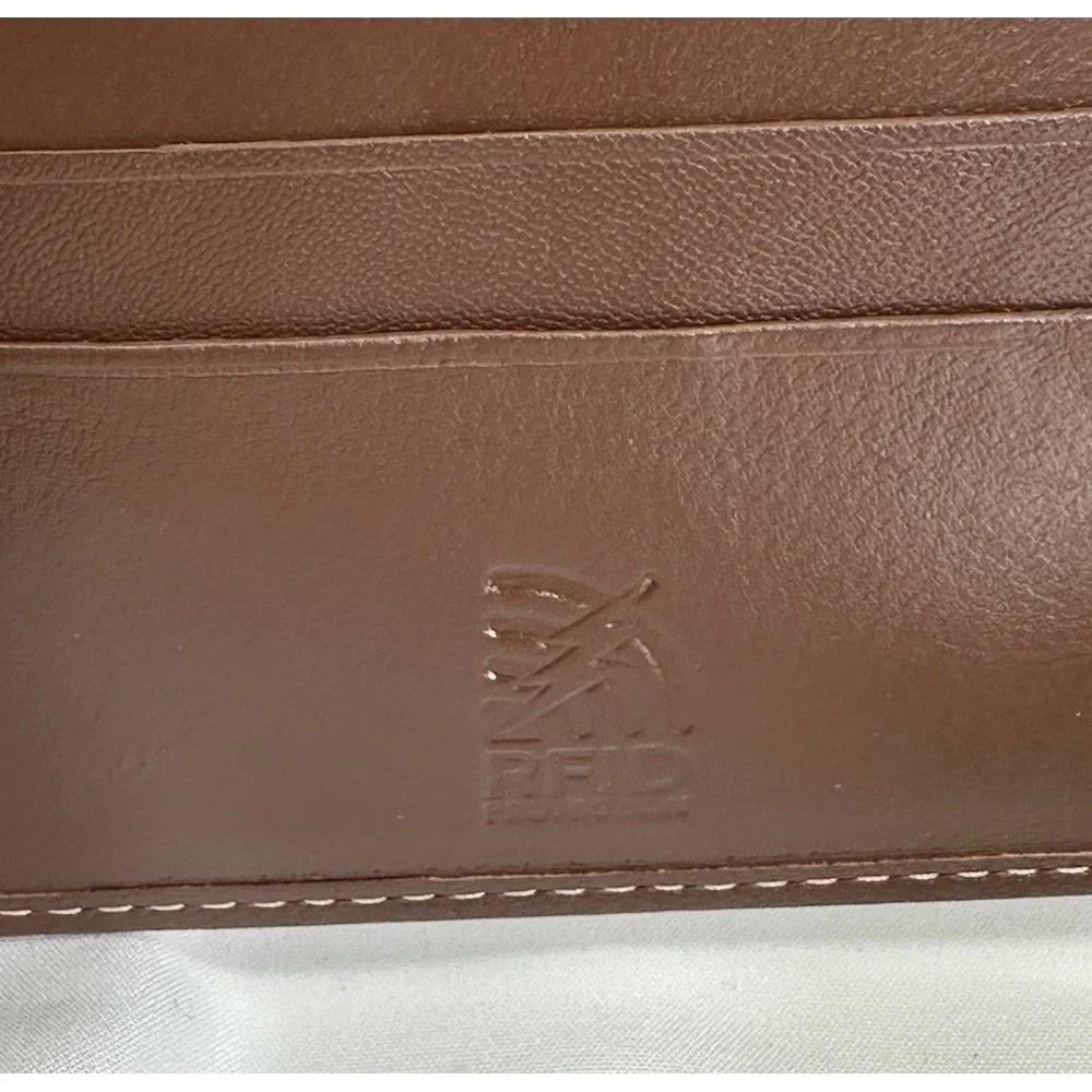 Steve Madden Billfold Brown Leather Wallet With Back RFID New‎ In Box